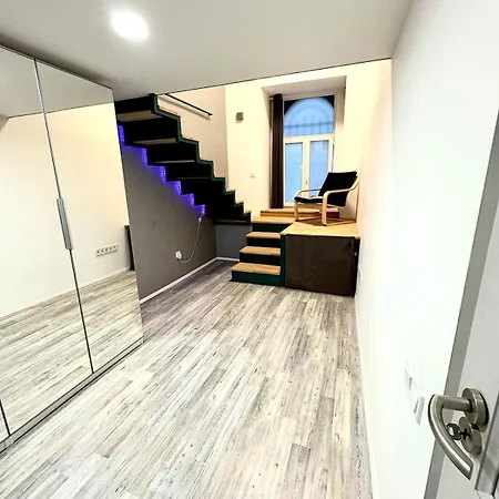 Nyugati 4 With 3 Bedrooms In The Center * בודפשט