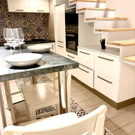 Appartamento Nyugati 4 With 3 Bedrooms In The Center