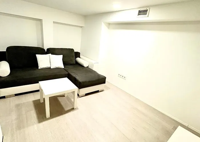 Nyugati 4 With 3 Bedrooms In The Center *
